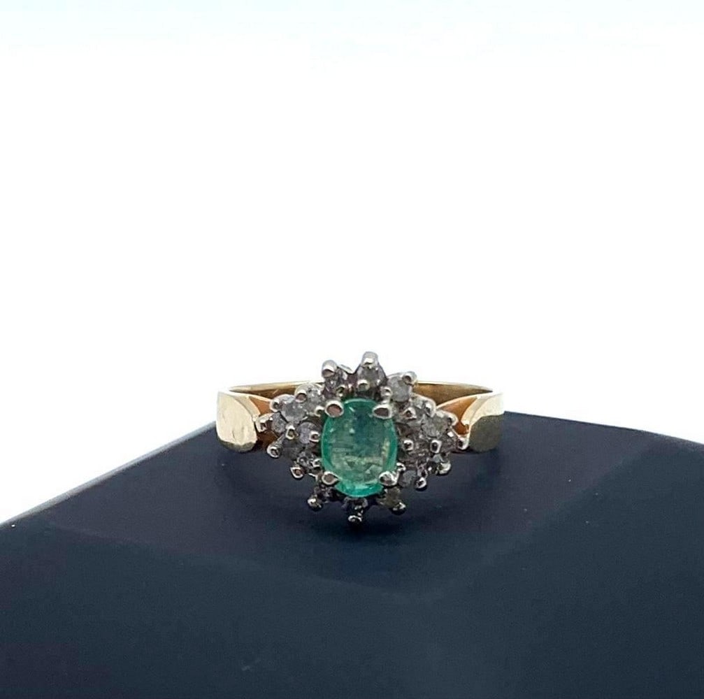 B & G Marked - One of a Kind Ladies Size 7 14k Gold, Emerald and Diamond Ring (1 of 5)