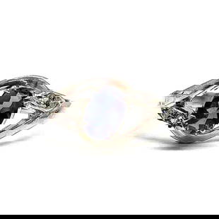 925 Sterling Silver Ring with Austrian Crystals and a Beautiful Amethyst Gemstone: 925 Sterling Silver Ring with Austrian Crystals and a Beautiful Amethyst Gemstone. The crystals represent purification and connection to spiritual and divine beings. The meaning of amethyst is attache