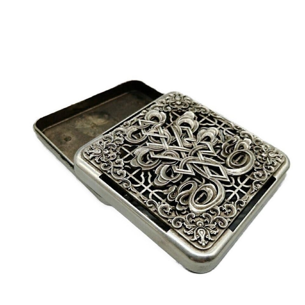 Handmade Tibet Silver Spring Flower Ink Box: Handmade Tibet Silver Spring Flower Ink Box This Handmade Tibet Silver Spring Flower Ink Box is a meticulously crafted piece of traditional Tibetan artistry that blends cultural richness with function