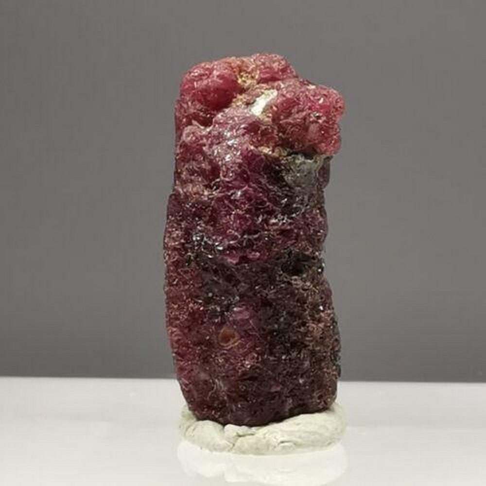 4.36ct Ruby / Luc Yen, Vietnam / Rough Crystal Gem Gemstone Mineral Specimen (1 of 4)