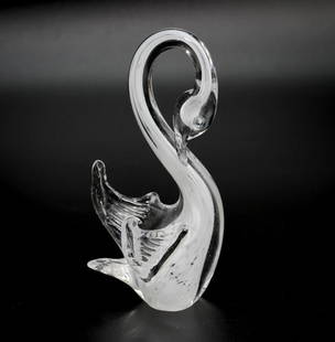 Elegant Swan Figurine - White Sommerso Murano Glass: Elegant Swan Figurine - White Sommerso Murano Glass  This Elegant Swan Figurine, crafted using the Sommerso technique, beautifully captures the graceful movement of one of nature&#39;s most elegant cr