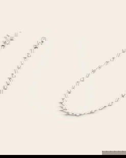 Sterling Silver Women's Modern Tennis Bracelet: Sterling Silver Women&#39;s Modern Tennis Bracelet   This sterling silver women&#39;s modern tennis bracelet features a sleek design with sparkling stones, offering a refined and timeless look. Perfec
