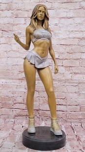 Super Girl Bronze Sculpture - 26" x 11": Super Girl Bronze Sculpture - 26&#34; x 11&#34; This striking bronze sculpture captures Super Girl in a dynamic pose, embodying strength and heroism with masterful craftsmanship. Created using traditi