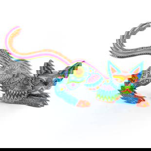Alert Crouching Cat – Handcrafted Oaxacan Alebrije by the Sosa Family: Alert Crouching Cat – Handcrafted Oaxacan Alebrije by the Sosa Family  Capture the essence of grace and vigilance with this Alert Crouching Cat alebrije, handcrafted by the renowned Sosa family in O