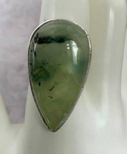 Silver-Plated Moss Prehnite Ethnic Ring: Silver-Plated Moss Prehnite Ethnic Ring Embrace the natural beauty of this handmade Silver-Plated Moss Prehnite ring, featuring a vibrant green gemstone with delicate moss-like inclusions. The rich g
