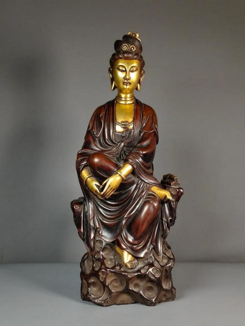 Antique Chinese Handcrafted Pure Copper Guanyin Bodhisattva Statue (1900s)