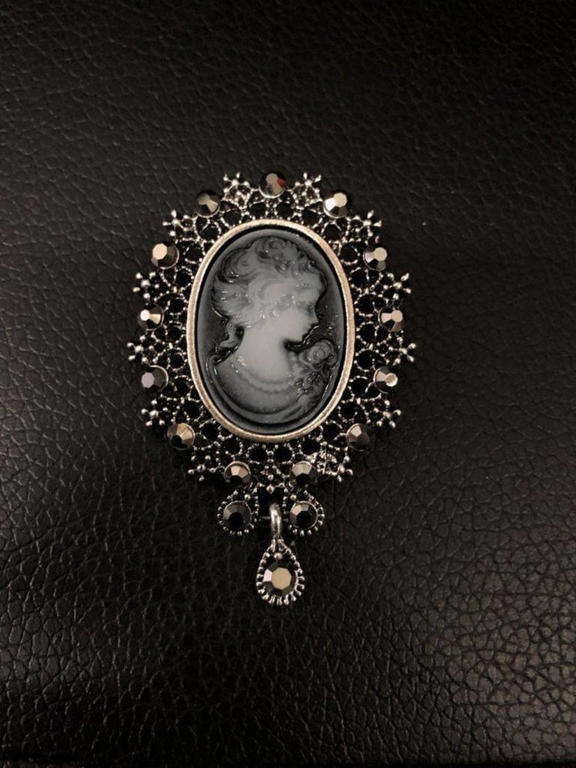 Elegant Silhouetted Gray Semi Precious Cameo Broach (1 of 2)
