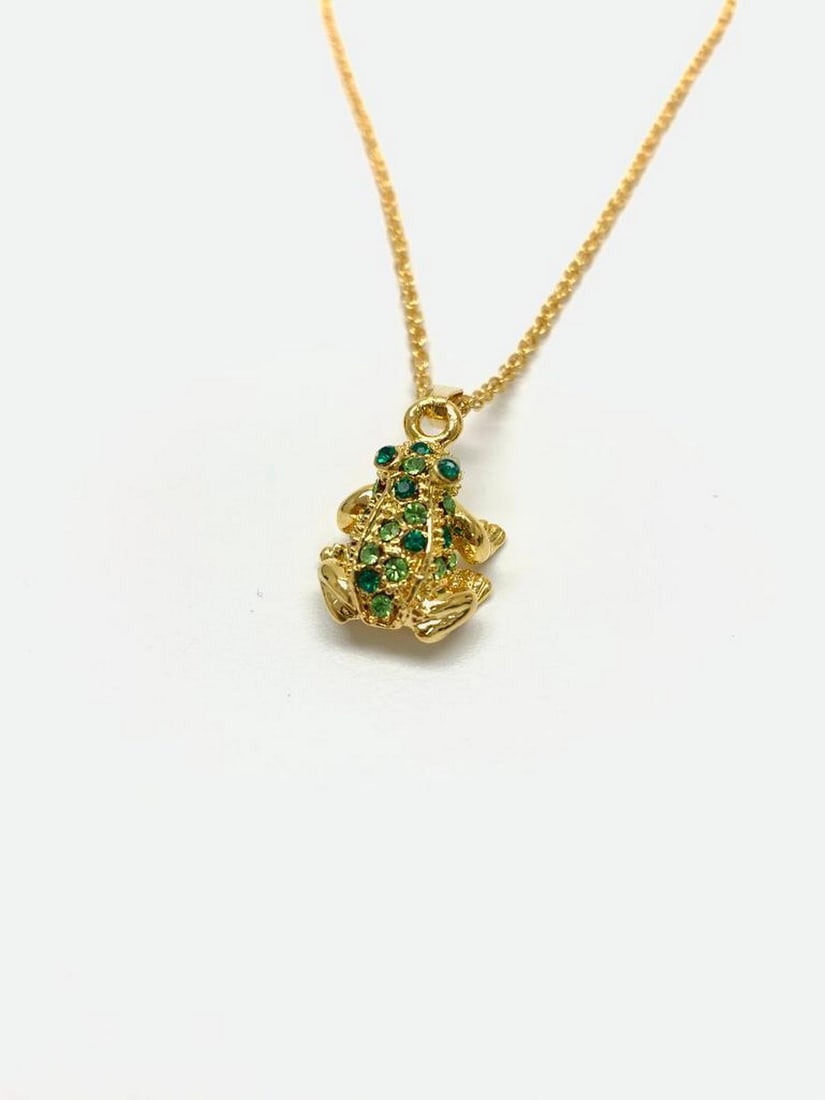 24K Gold Plated Resting Frog Pendant: 24K Gold Plated Resting Frog Pendant Please view photos for furhter details.