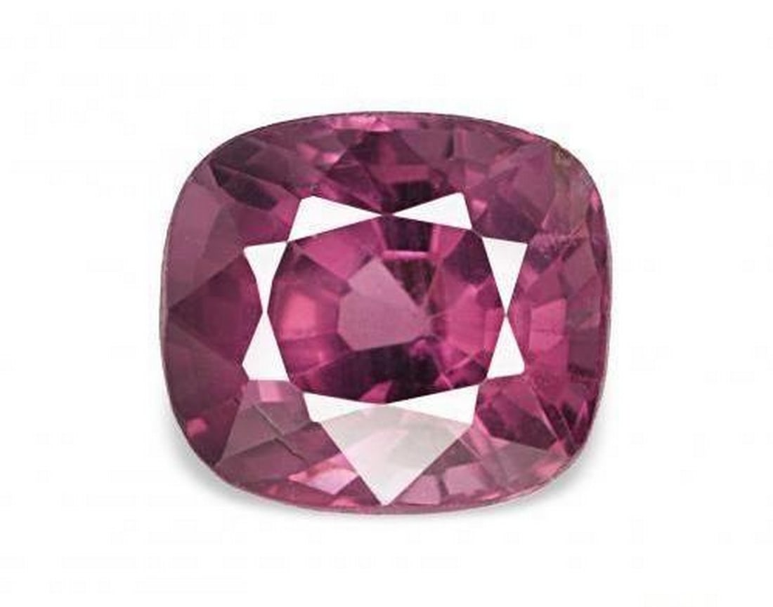 1.23 ct Natural Berry Purple Spinel, Cushion Cut, VVS–VS, Tanzania: 1.23 ct Natural Berry Purple Spinel, Cushion Cut, VVS–VS, Tanzania Natural spinel gemstone weighing 1.23 carats, cut in a cushion facet shape with a vivid berry purple color. The gem measures 6.40 x