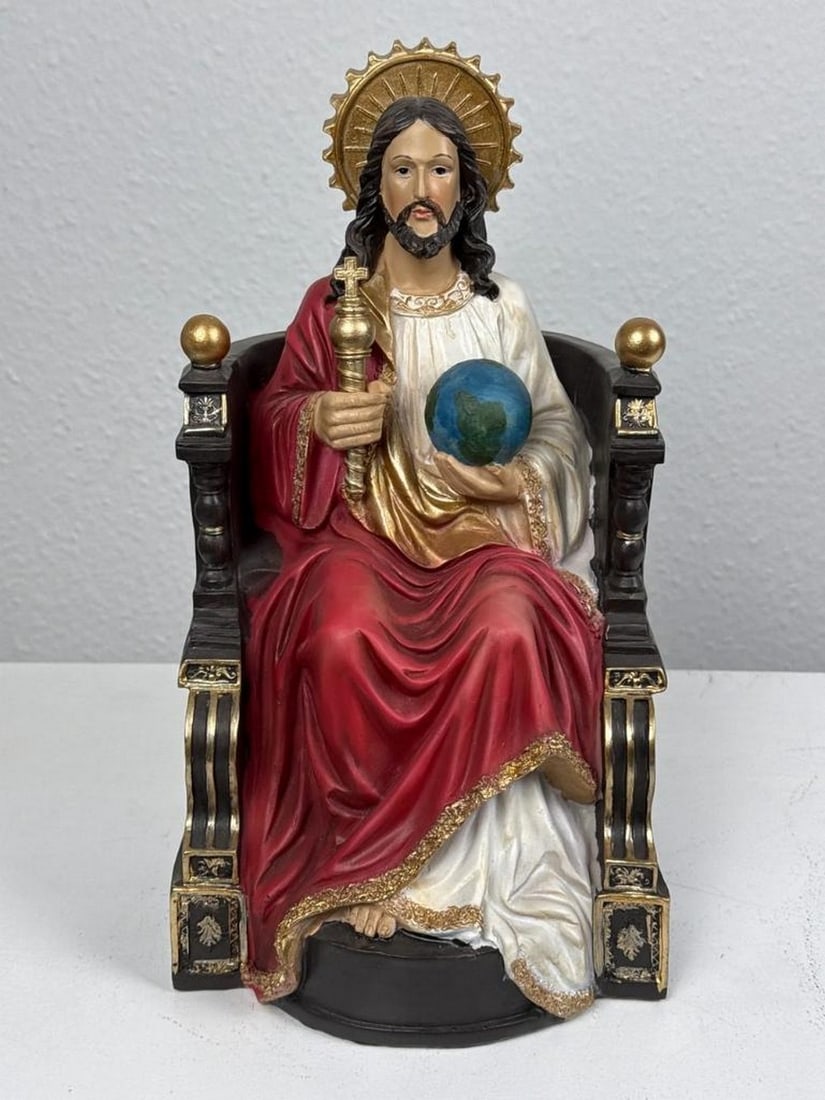 Christus Rex Statue – Jesus, King of Heaven and Earth: Christus Rex Statue – Jesus, King of Heaven and Earth Bust statue of Jesus Christ, depicting Jesus of Nazareth, the central figure of Christianity, the world’s largest religion. Material & Fea