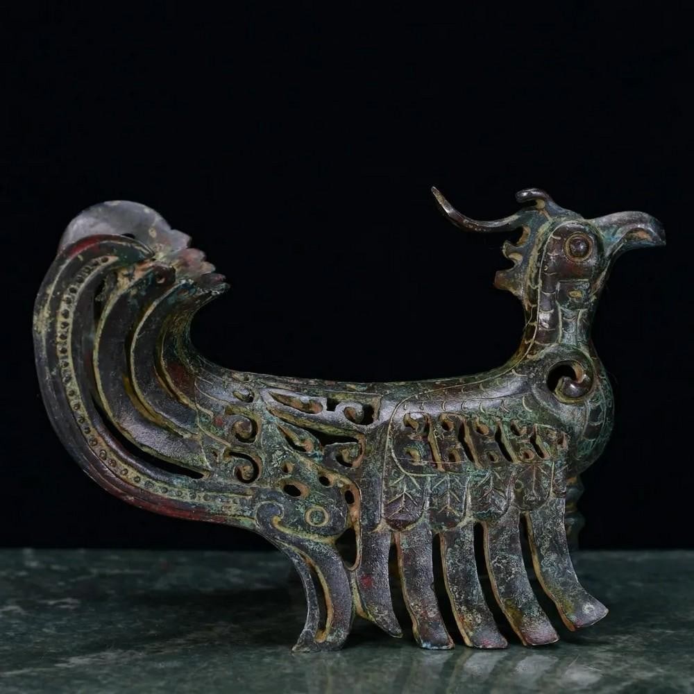 Exquisite Handmade Bronze Bird Statue – Chinese Antique Ornament: Exquisite Handmade Bronze Bird Statue – Chinese Antique Ornament This rare and exquisitely handmade bronze bird statue is a masterful example of traditional Chinese craftsmanship. Carefully cast fr