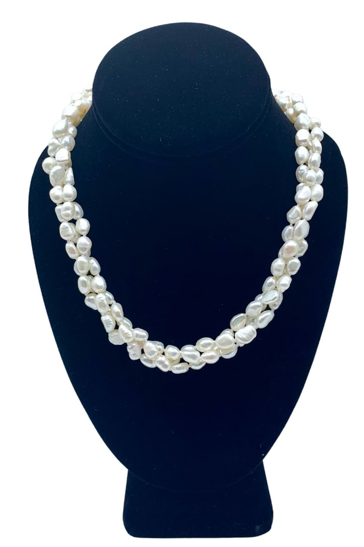 Natural White 3 Strand 7-8mm Baroque Pearl Necklace - 18'' Length: Natural White 3 Strand 7-8mm Baroque Pearl Necklace - 18'' Length. A Very Brilliant Natural Luster Comes From The Necklace When The Light Hits Each Pearls. The Three Strands Are Supported By