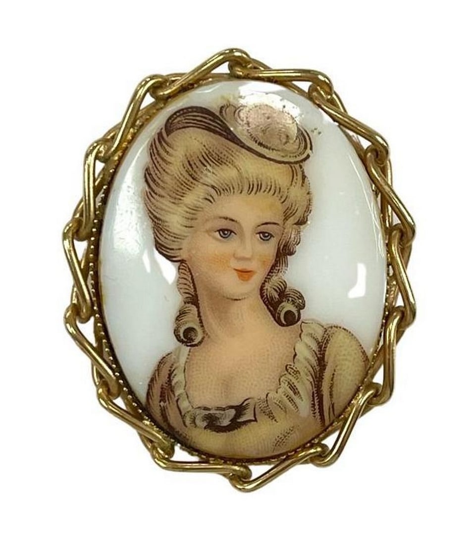 Golden Victorian Lady Brooch: Golden Victorian Lady Brooch Capture Victorian Charm with our Golden Lady Brooch. A masterpiece of intricate gold craftsmanship, this brooch elegantly showcases the grace of a bygone era, adding time