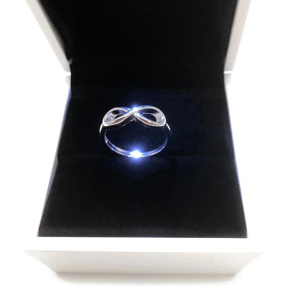 Ladies 925 Sterling Silver Infinity Ring (1 of 3)