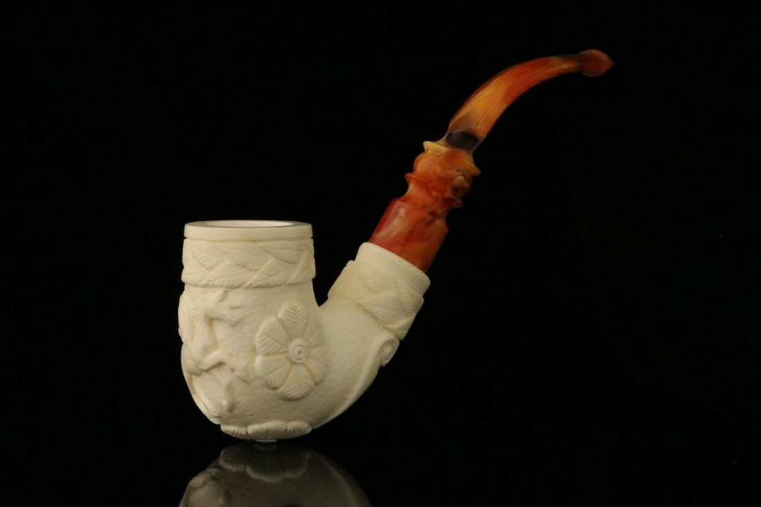 Pegasus Sculpted Figure Meerschaum Pipe with Fitted Case (1 of 5)