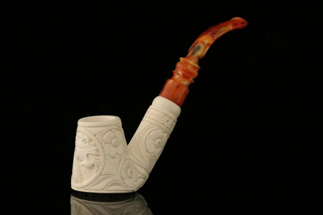 Intricately Carved Dragon Meerschaum Pipe with Fitted Case (1 of 5)