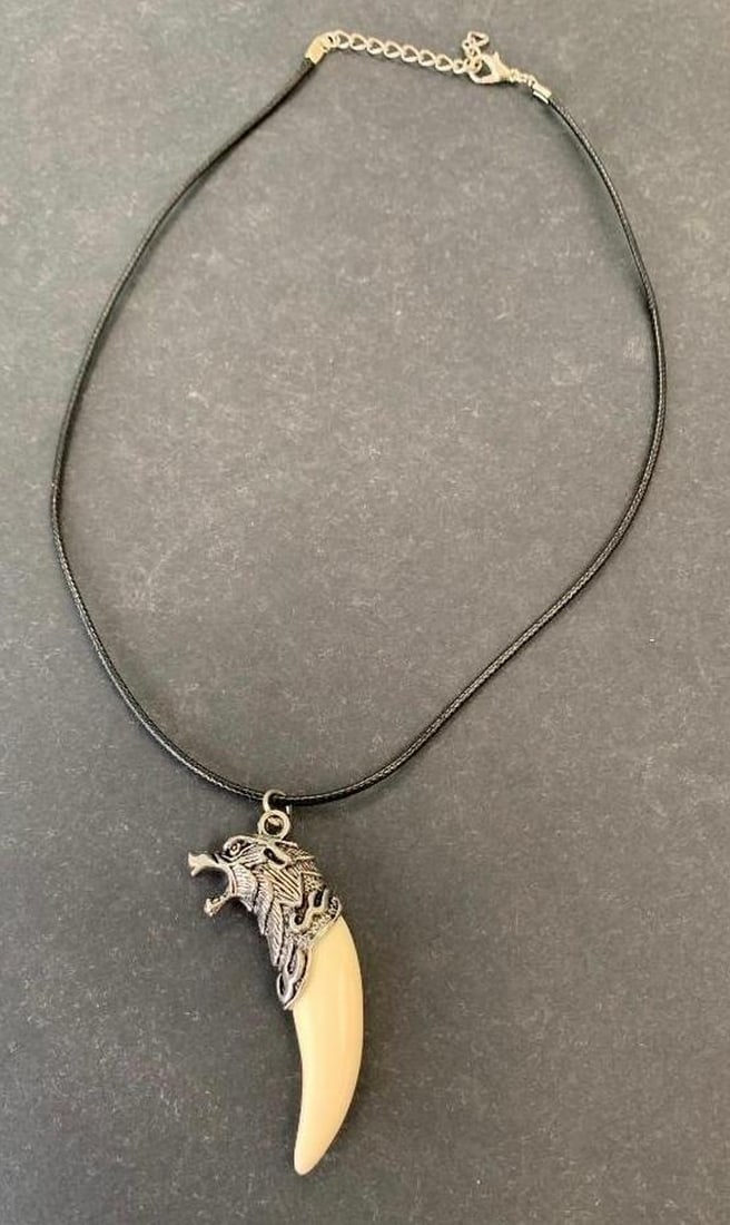 Tibetan Silver Wolf Head Pendant (1 of 5)