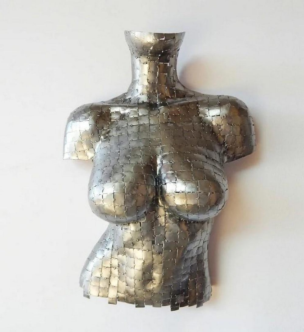 Embrace of Steel – Abstract Female Torso Wall Sculpture: Embrace of Steel – Abstract Female Torso Wall Sculpture A celebration of strength and elegance, this abstract metal torso sculpture embodies resilience and grace. Meticulously welded from individua