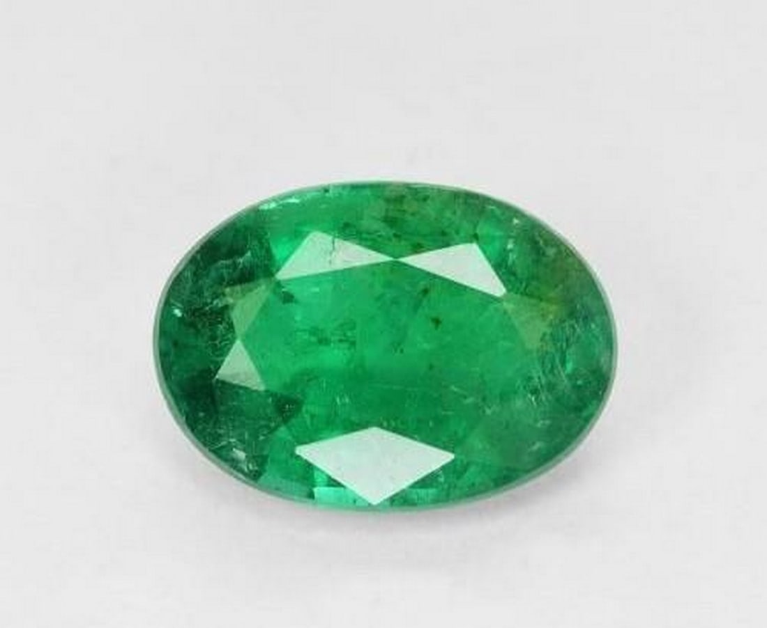 1.83 ct Natural Cool Green Emerald, Oval Cut, SI–I1, Zambia (1 of 3)