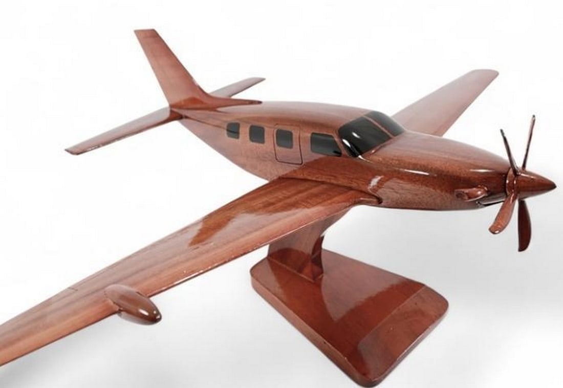Piper M600 Wooden Model: Piper M600 Wooden Model The M600 aircraft is an enhanced version of the M500, featuring a redesigned wing, a more powerful engine, and an upgraded interior with Garmin G3000 avionics. The M600 is