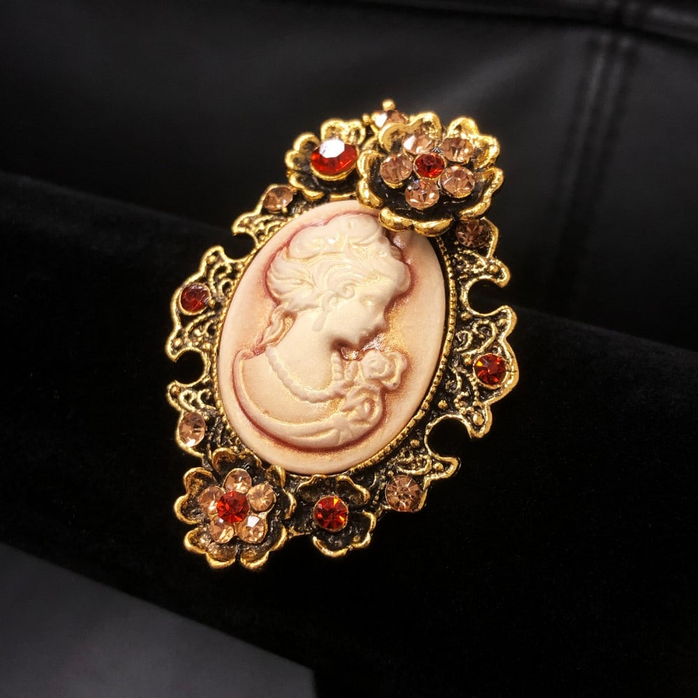 Exquisite Silhouetted Semi Precious Rhinestone Cameo Brooch (1 of 3)