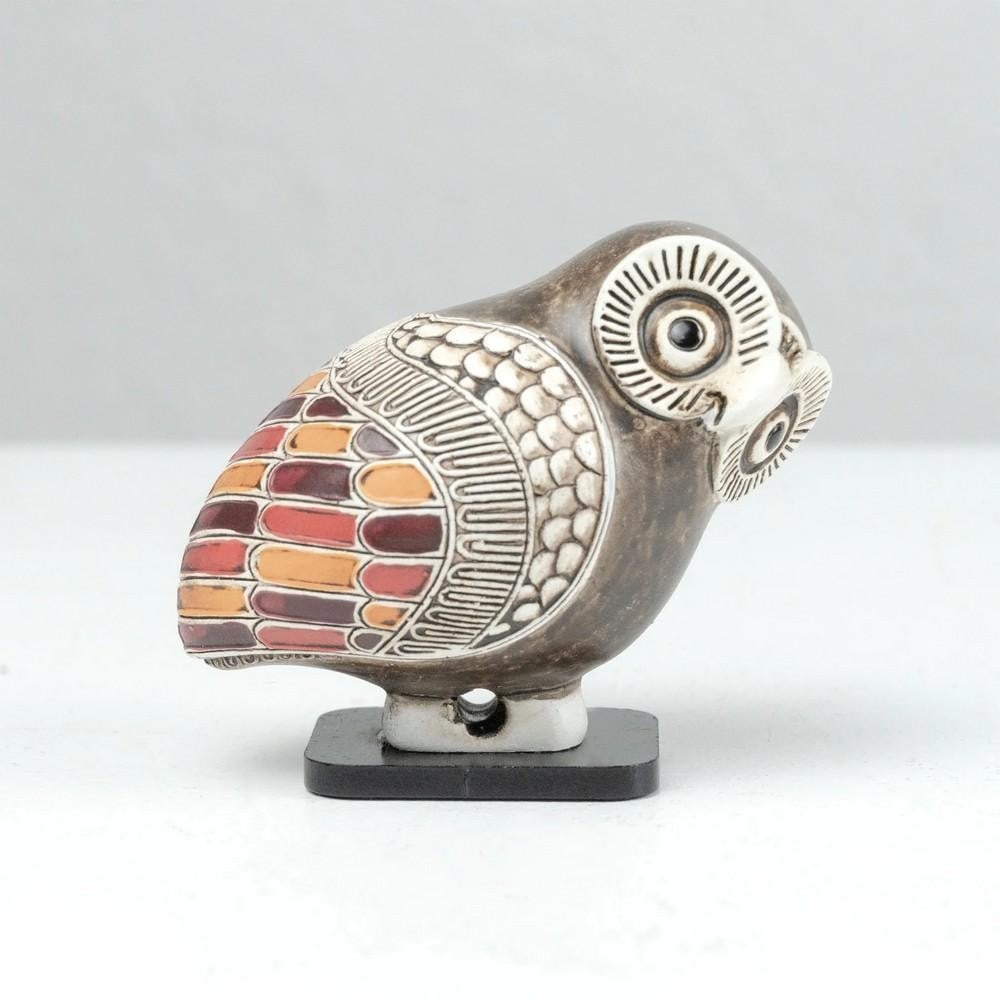 Corinthian Owl Figurine – Greek Art Sculpture: Corinthian Owl Figurine – Greek Art Sculpture This elegant statue pays homage to ancient Greek artistry by replicating the classic shape of a Corinthian aryballos—a small vessel traditionally use