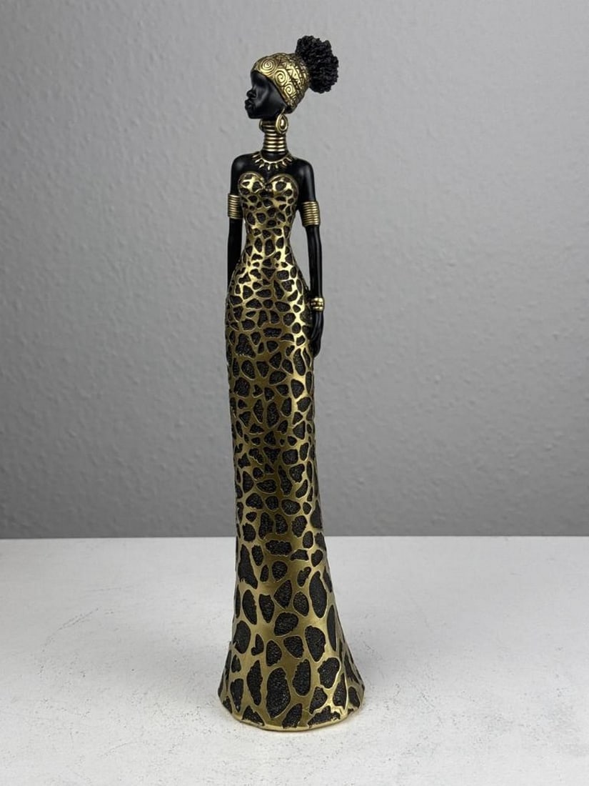 Leopard Elegance – African Lady Statue (1 of 5)