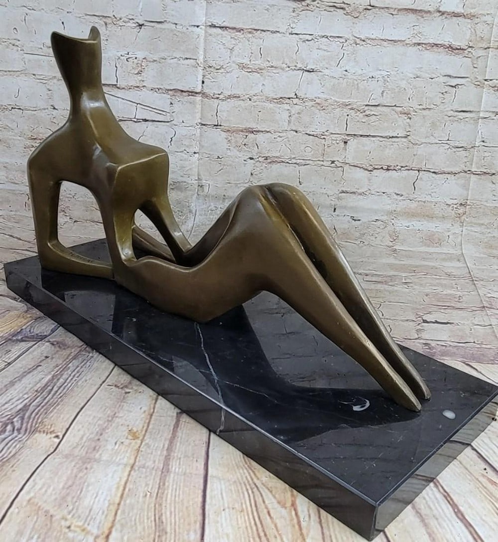 Large Henry Moore Reclining Woman Bronze Sculpture: Large Henry Moore Reclining Woman Bronze Sculpture True to the artist Henry Moore abstract and representational style, the woman is proportionally exaggerated, giving a defined plumpness to every par