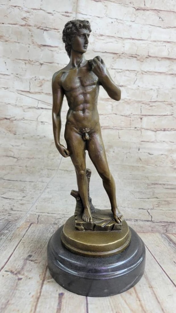 Michelangelo's DAVID Bronze Statue Sculpture Miniature Replica Figure 10" x 4": Michelangelo's DAVID Bronze Statue Sculpture Miniature Replica Figure 10" x 4" Own a piece of Renaissance history with this stunning bronze replica of Michelangelo's David. Created be