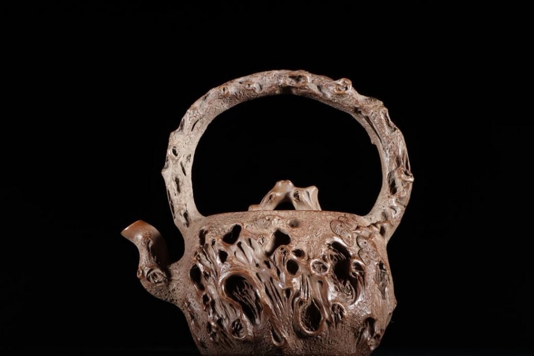 Inspired Chen Mingyuan Pine Pile Lifting Beam Zisha Teapot (1 of 9)