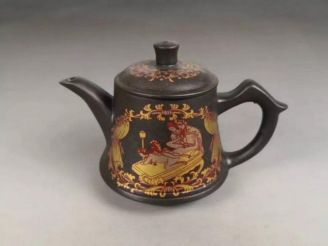 Ancient Chinese Yixing ZiSha Teapot (1 of 5)