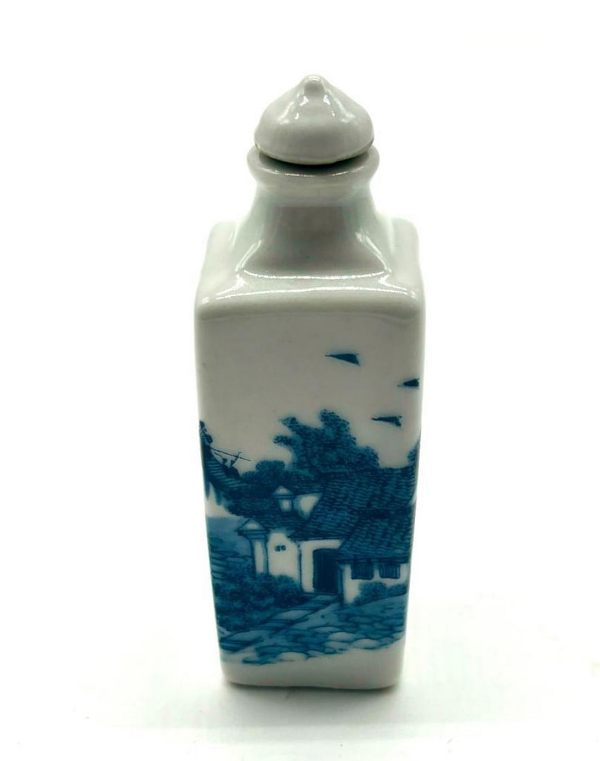 Qianlong Period Hand Painted Blue & White Porcelain Snuff Bottle (1 of 6)