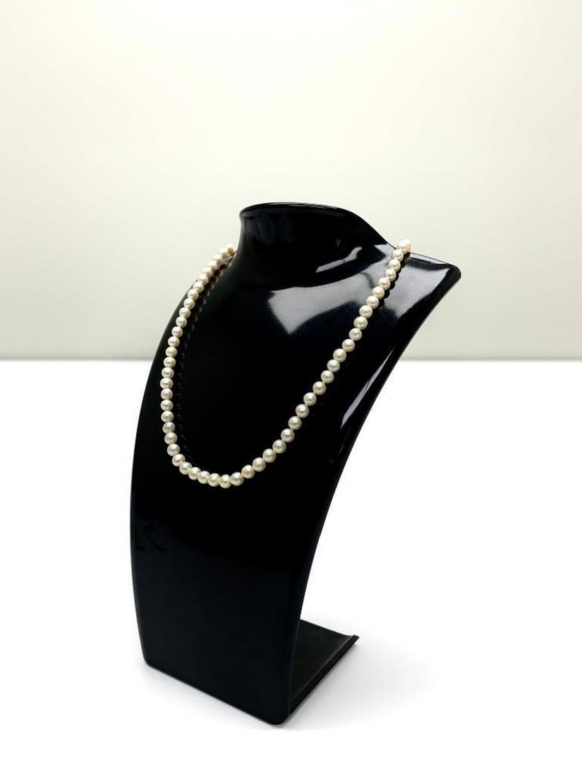 Ladies Akoya Choker Stlye Pearl Necklace: Ladies Akoya Choker Stlye Pearl Necklace. This necklace is 17'' in length, and on a 14k gold clask hallmarked PJS. Please view photos for further details. 17 inches