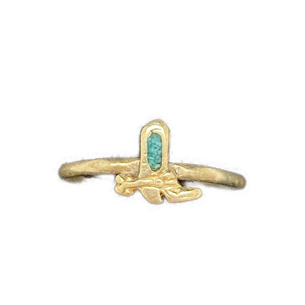 Ladies size 4 Turquoise Inlaid Petite Cowboy Motif, Sterling Silver Ring.: A cute Ladies size 4 Turquoise Inlaid Petite Cowboy Motif, Sterling Silver Ring. A perfect gift for the coming holiday season. Please view photos for further details. 