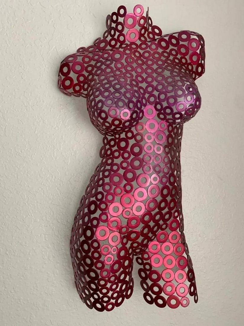 Verse in Raspberry Metal Torso Sculpture: Verse in Raspberry Metal Torso Sculpture Verse in Raspberry is a breathtaking female torso sculpture that blends the artistry of metalwork with sculptural form to create a striking and timeless piece.