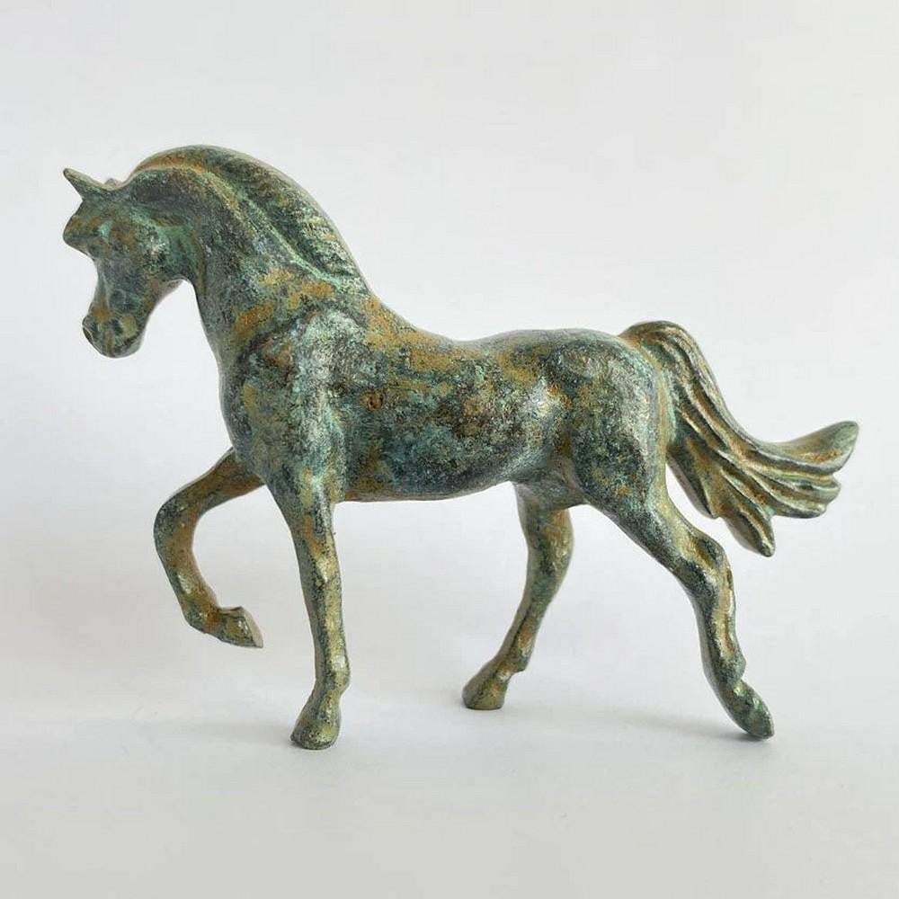 Aged Copper Horse Statuette - (0.9lbs): Aged Copper Horse Statuette - (0.9lbs) This exquisite horse statuette features characteristic carved patterns that celebrate the grace and strength of the animal. Crafted from high-quality