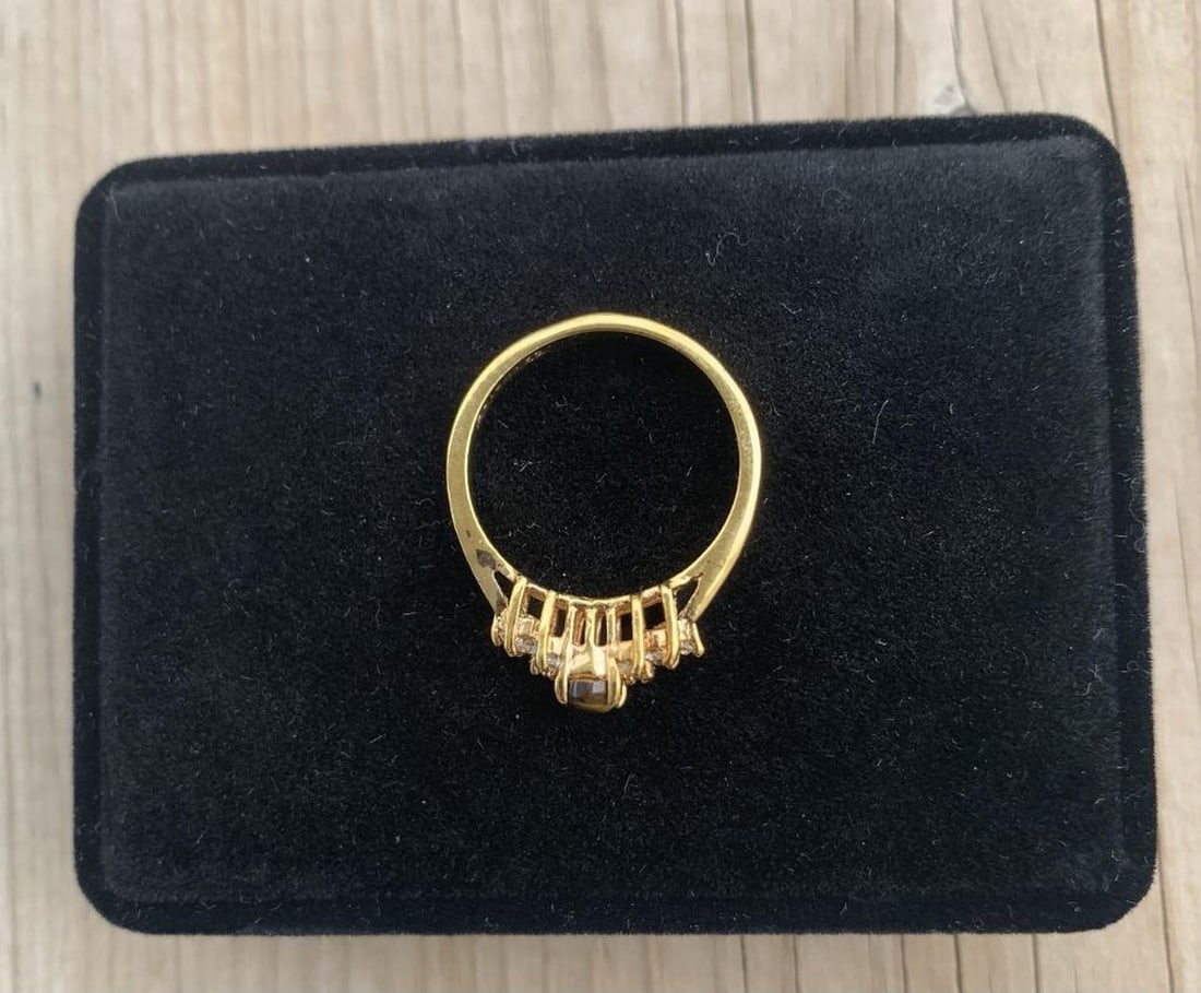 Golden Gaze Ring - 4