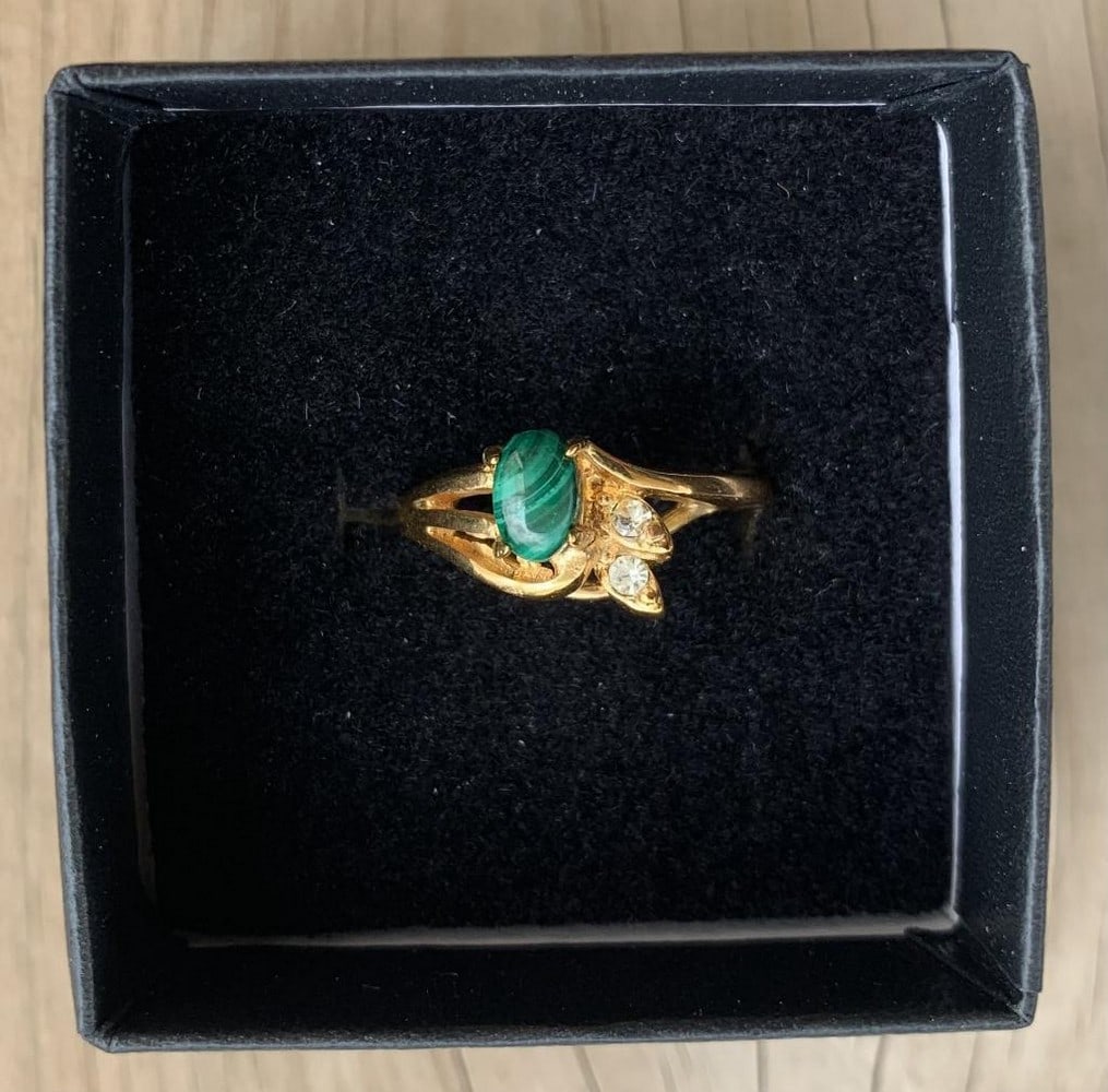 Regal Vintage-Inspired Gold Ring with Malachite Centerpiece (1 of 2)