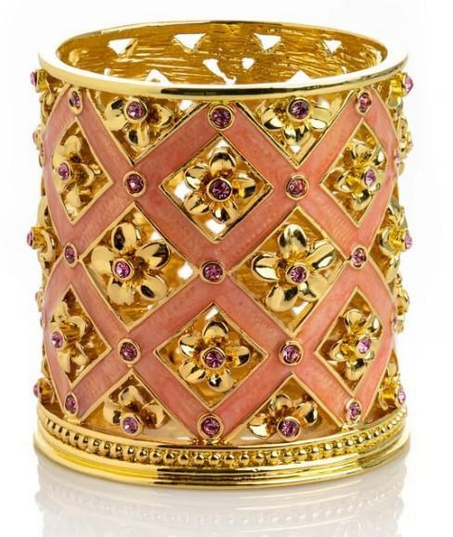 Blush Aura Pink and Gold Candle Holder: Blush Aura Pink and Gold Candle Holder Delicate and luminous, this pink and gold candle holder exudes soft elegance and charm. The gentle blush tone is paired with radiant gold accents, creating a
