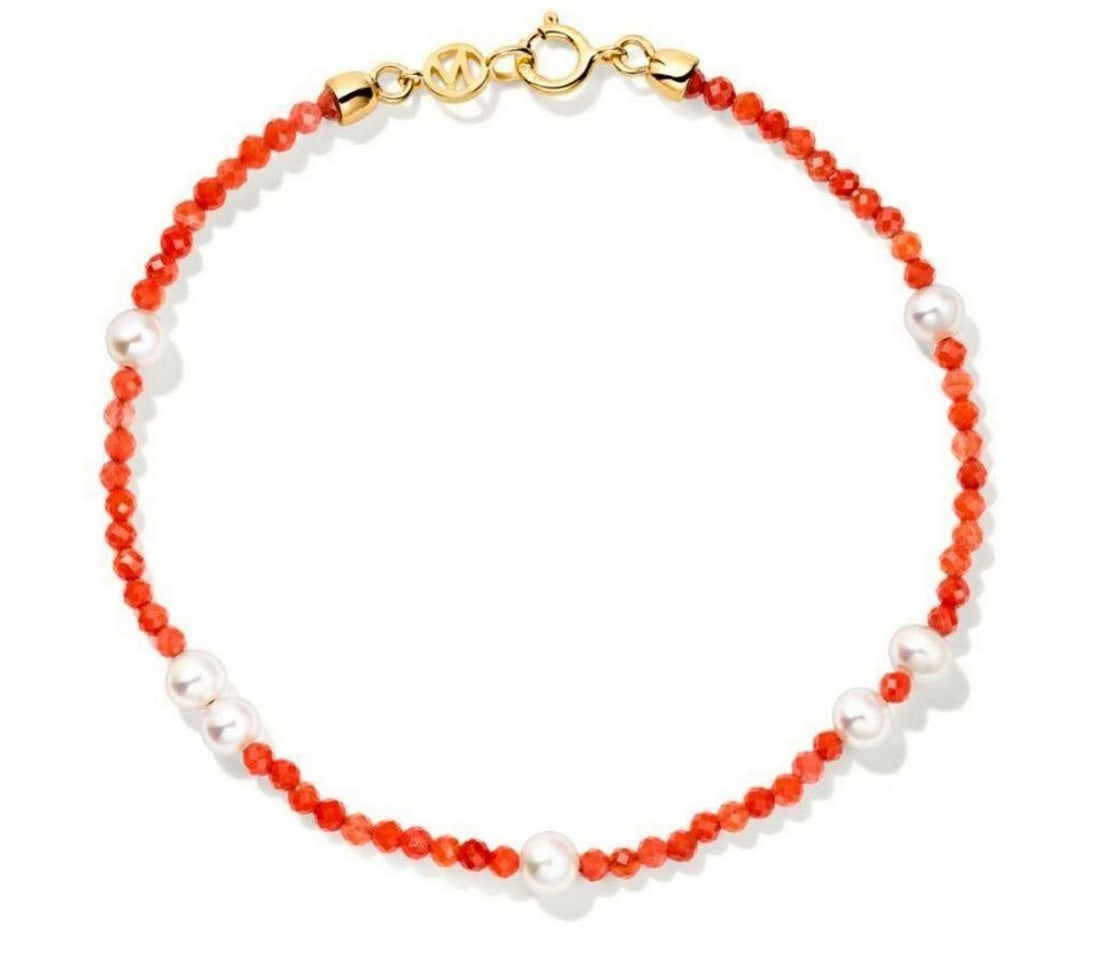 Carnelian and Freshwater Pearl Beaded 7" Bracelet: Carnelian and Freshwater Pearl Beaded 7" Bracelet This exquisite piece showcases the captivating beauty of nature's finest creations – the rich hues of carnelian gemstones and the iridescen