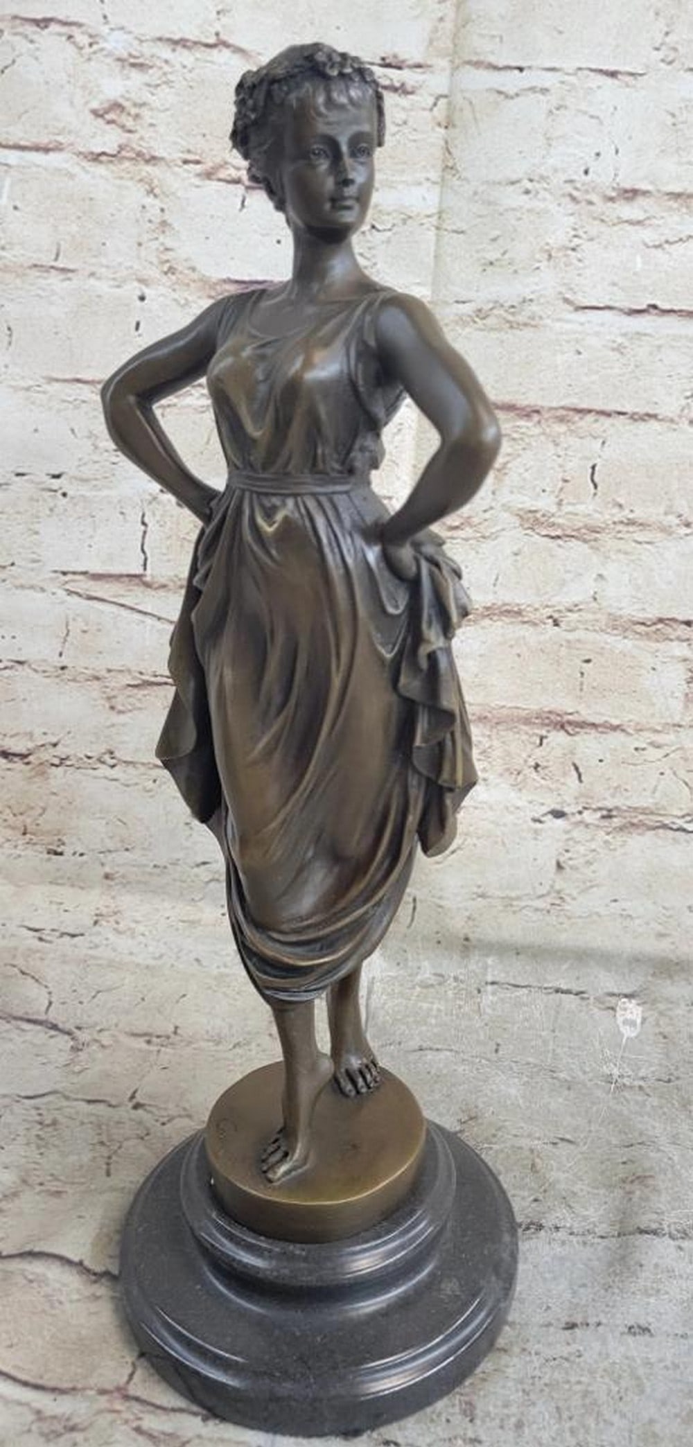 Modest Venus Bronze Sculpture Inspired by Canova - 14.5" x 6": Modest Venus Bronze Sculpture Inspired by Canova - 14.5" x 6" This elegant bronze sculpture by Canova captures a graceful and contemplative portrayal of Venus, the Roman goddess of love and be