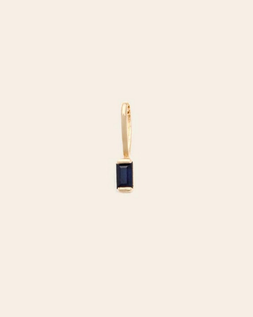 14k Solid Gold Royal Blue Sapphire Pendant: 14k Solid Gold Royal Blue Sapphire Pendant The Wisdom Stone, once believed to bring spiritual and intellectual insight, honors personal milestones and achievements. This stone is used to elevate