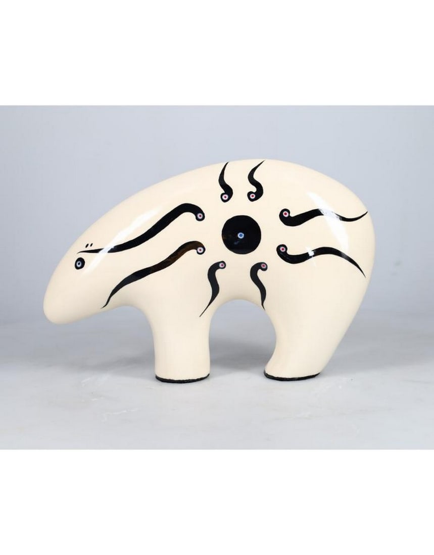 Handcrafted White XXL Bear Sculpture by Veran Pardeahtan (1 of 2)