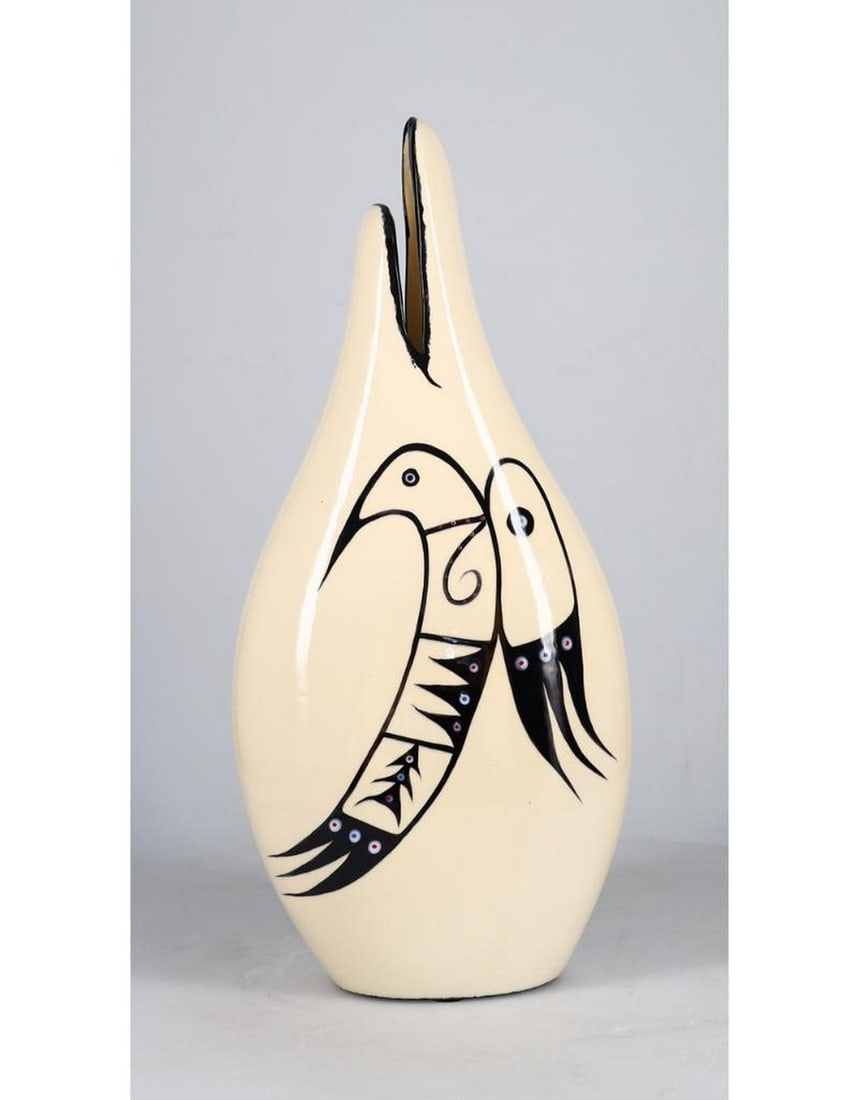 Hummingbird White Baja Vase by Veran Pardeahtan (1 of 2)
