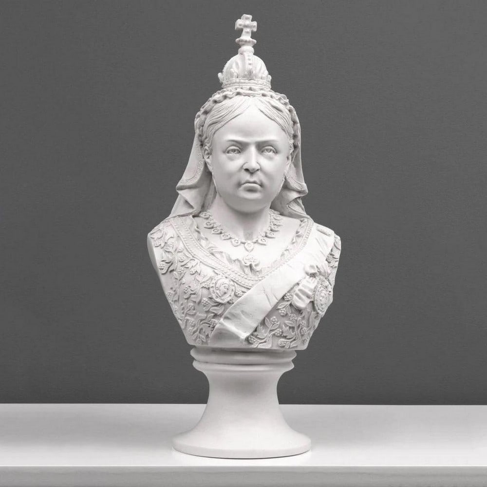 White Carrara Marble "Queen Victoria" Bust After R.J Morris - (10.6lbs): White Carrara Marble "Queen Victoria" Bust After R.J Morris - (10.6lbs) Introducing our Queen Victoria Bust, a stunning representation inspired by the work of R.J. Morris, an eminent