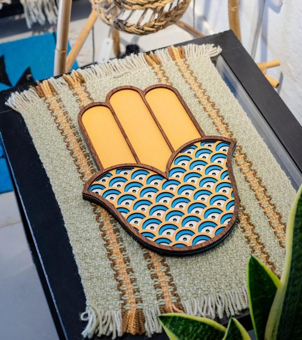 "Hand of Fatima" Hand Carved Wall Art: "Hand of Fatima" Hand Carved Wall Art Beautifully hand-carved, this "Hand of Fatima" wall art embodies protection, blessings, and positive energy. Its intricate detailing and elegant