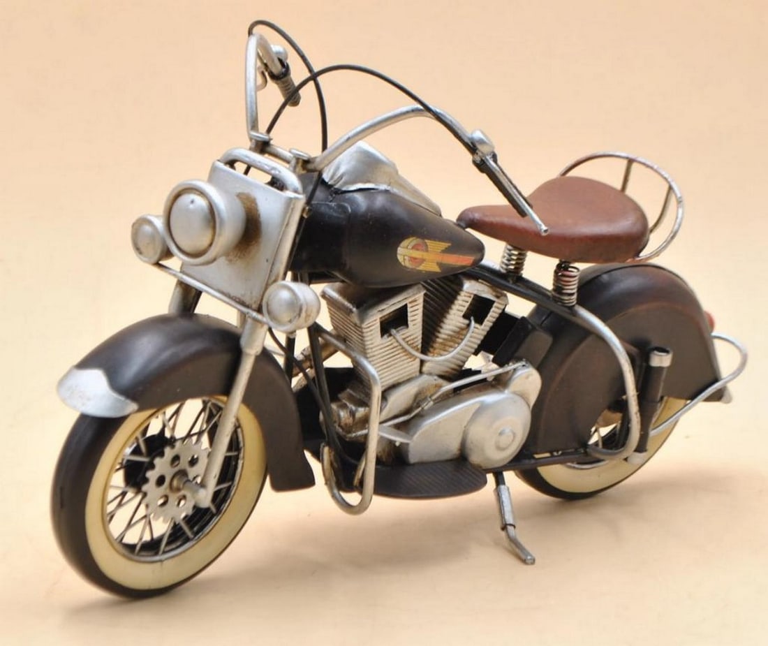 Vintage Handmade 1947 Black Indian Chief Harley Davidson Motorcycle Model: Vintage Handmade 1947 Black Indian Chief Harley Davidson Motorcycle Model Add a vintage touch to your table, desk, or shelf with this 1947 Harley Davidson Indian Chief motorcycle sculpture. Crafted wi