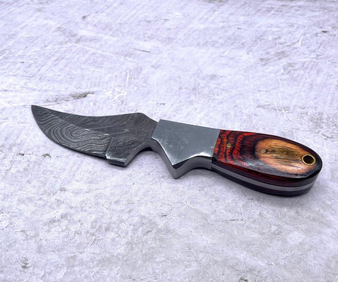 9" Damascus Steel All-Purpose Clip Point Blade Knife: For Auction Is A Stunning Handmade 9" Damascus Clip Point Blade *With Hand Crafted & Hand Stitched Leather Sheath Each blade is created Using 256 Layers Of 1095 and 15N20 High Carbon Steels?