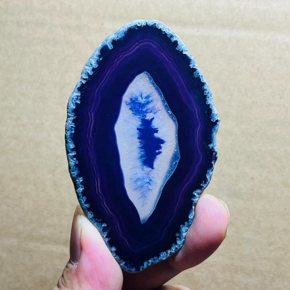 24g Natural agate Agate Geode Slab/Slice quartz crystal mineral specimen: 24g Natural agate Agate Geode Slab/Slice quartz crystal mineral specimen Weight: 24g Length:80mm Width:48mm Height:3m View Photos For Further Details