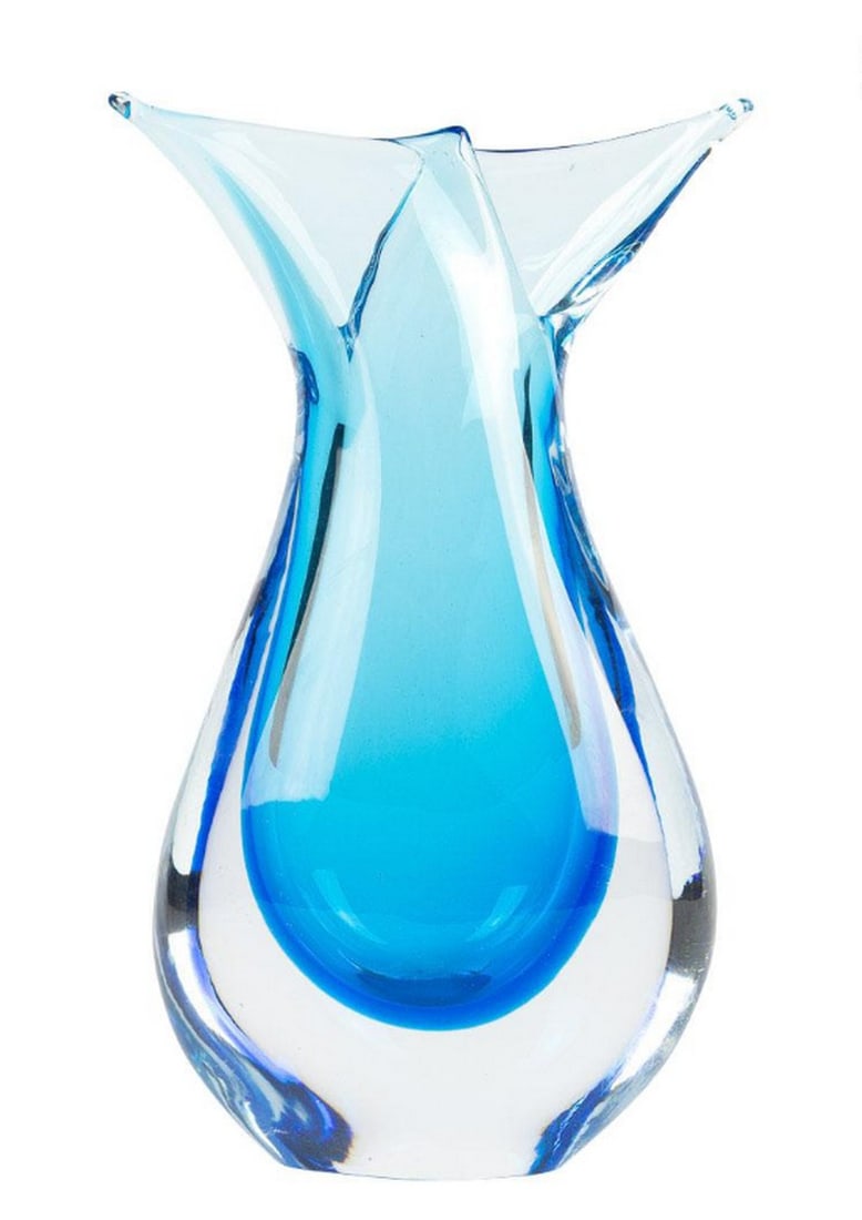 Cyan Tranquility: Sommerso Fish Vase - Authentic Murano Glass: Cyan Tranquility: Sommerso Fish Vase - Authentic Murano Glass Elevate your living space with our Luxury Handmade Vase, a testament to the exquisite artistry of Murano Glass through the renowned Somme